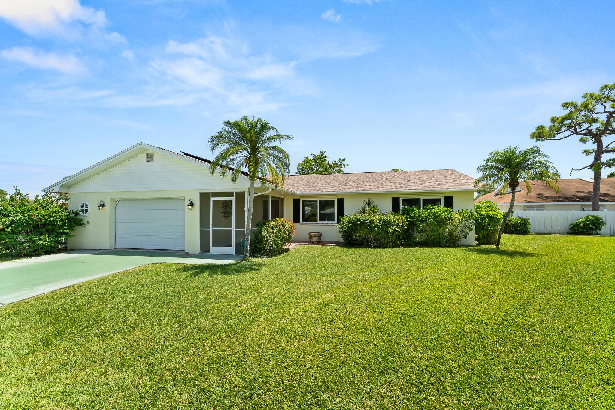 Located in the desirable Jensen Park Estates, this 3 bedroom, 2 bath home is a fantastic opportunity for buyers looking to put their personal touch on a property.