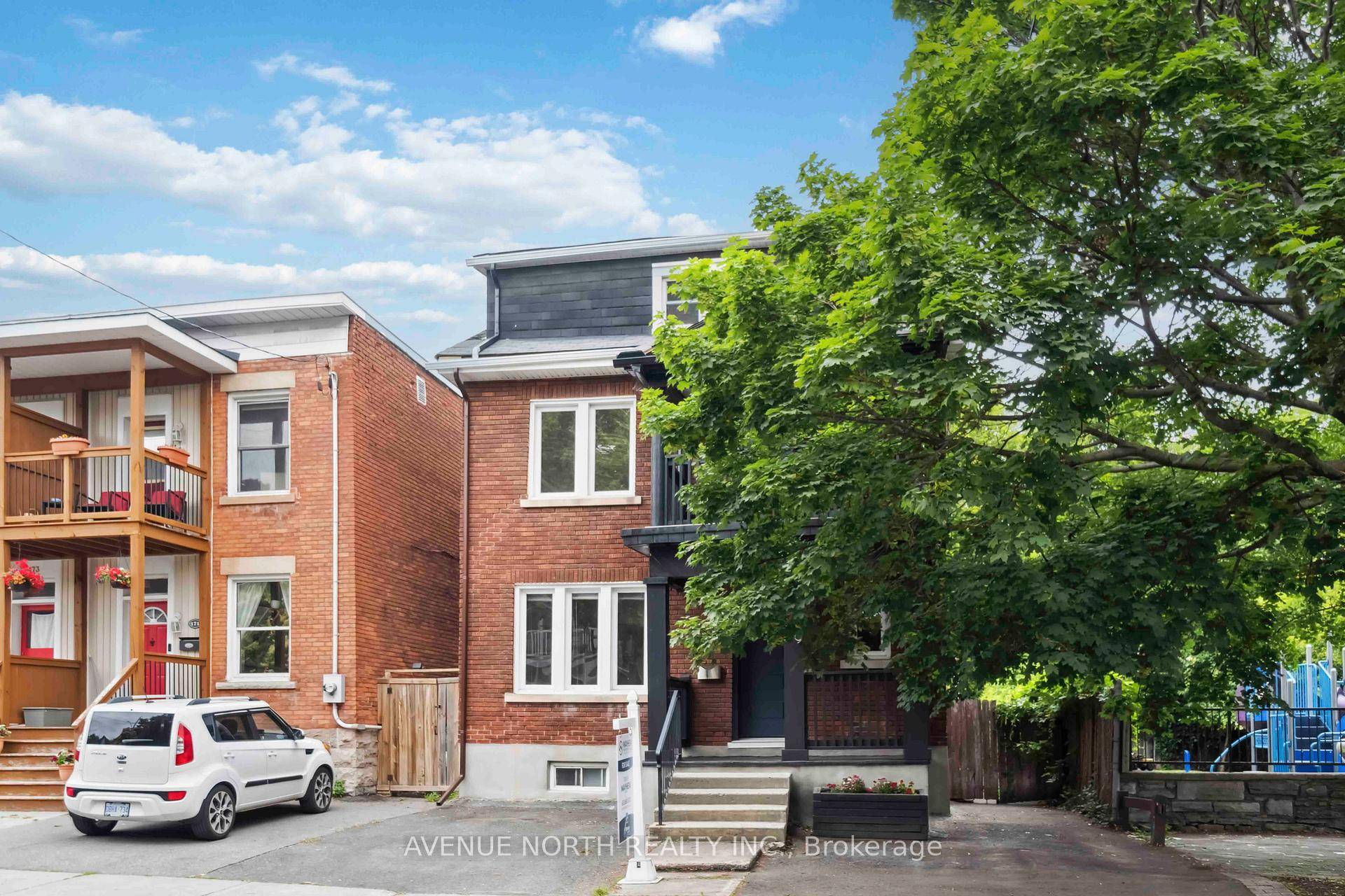 Turnkey Duplex in the Heart of Centretown !