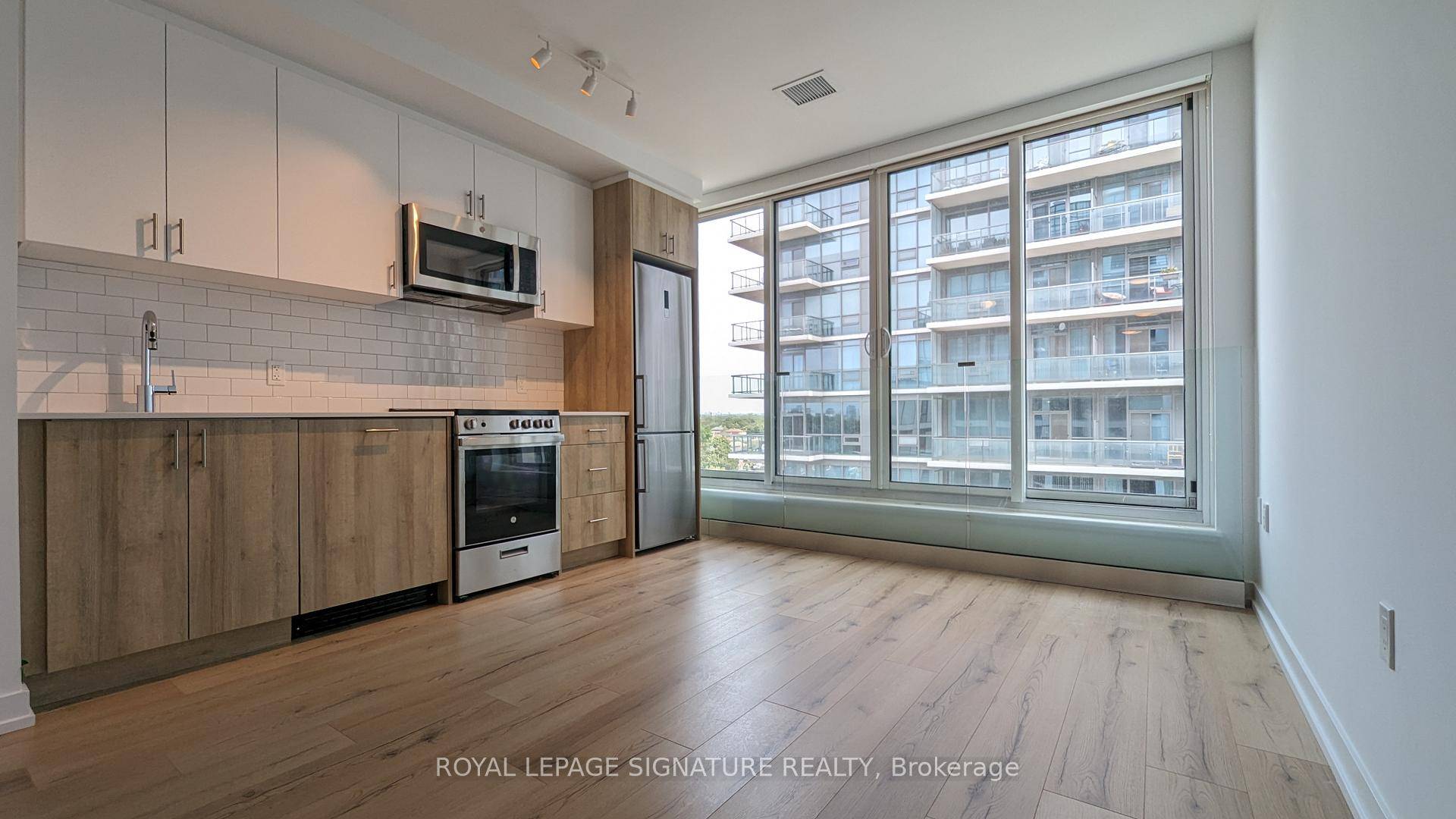 Embrace urban luxury in this captivating 1 bedroom suite at Tailor Condos, nestled in the vibrant South Etobicoke community.
