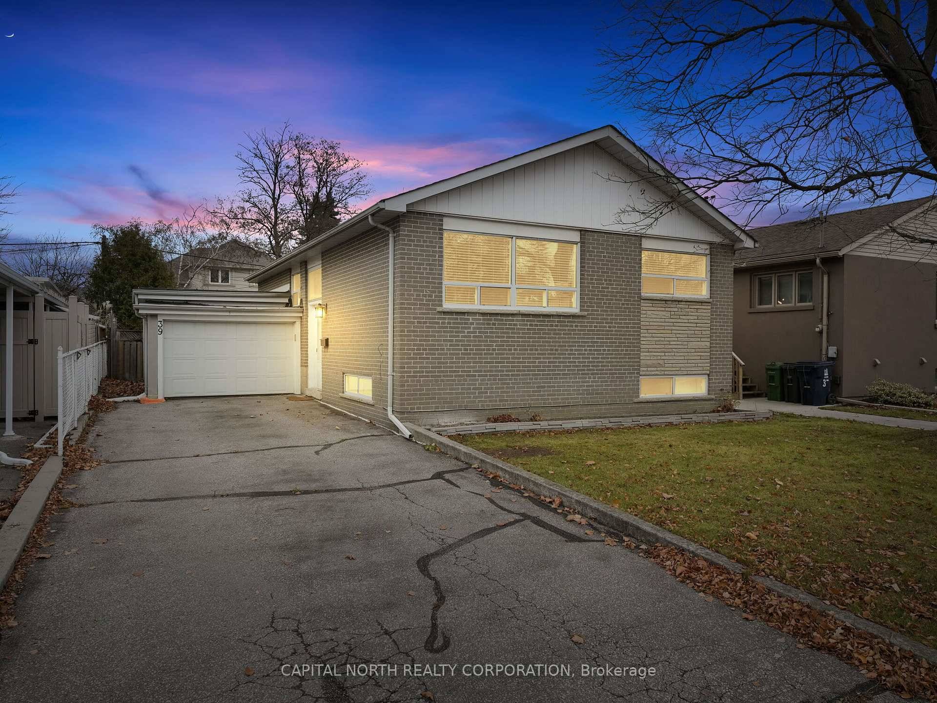 Spacious Two Bedroom Basement Apartment Available In A Family Friendly Neighbourhood !
