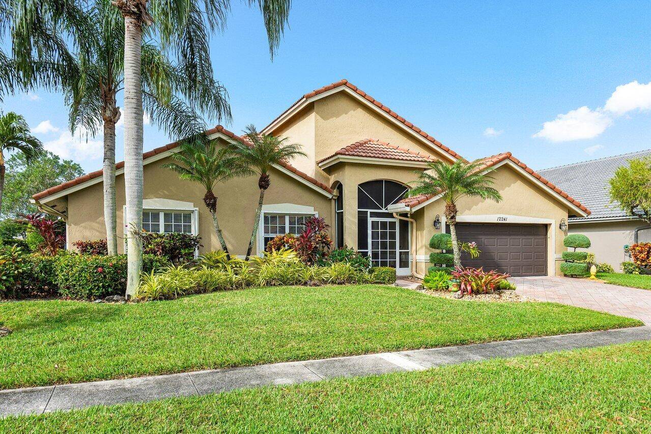 Lakeridge Greens offers a luxurious single family home lifestyle.