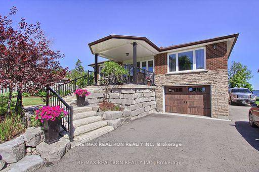 This gorgeous direct lakefront home provides panoramic views of Lake Simcoe from the custom kitchen amp ; living room.