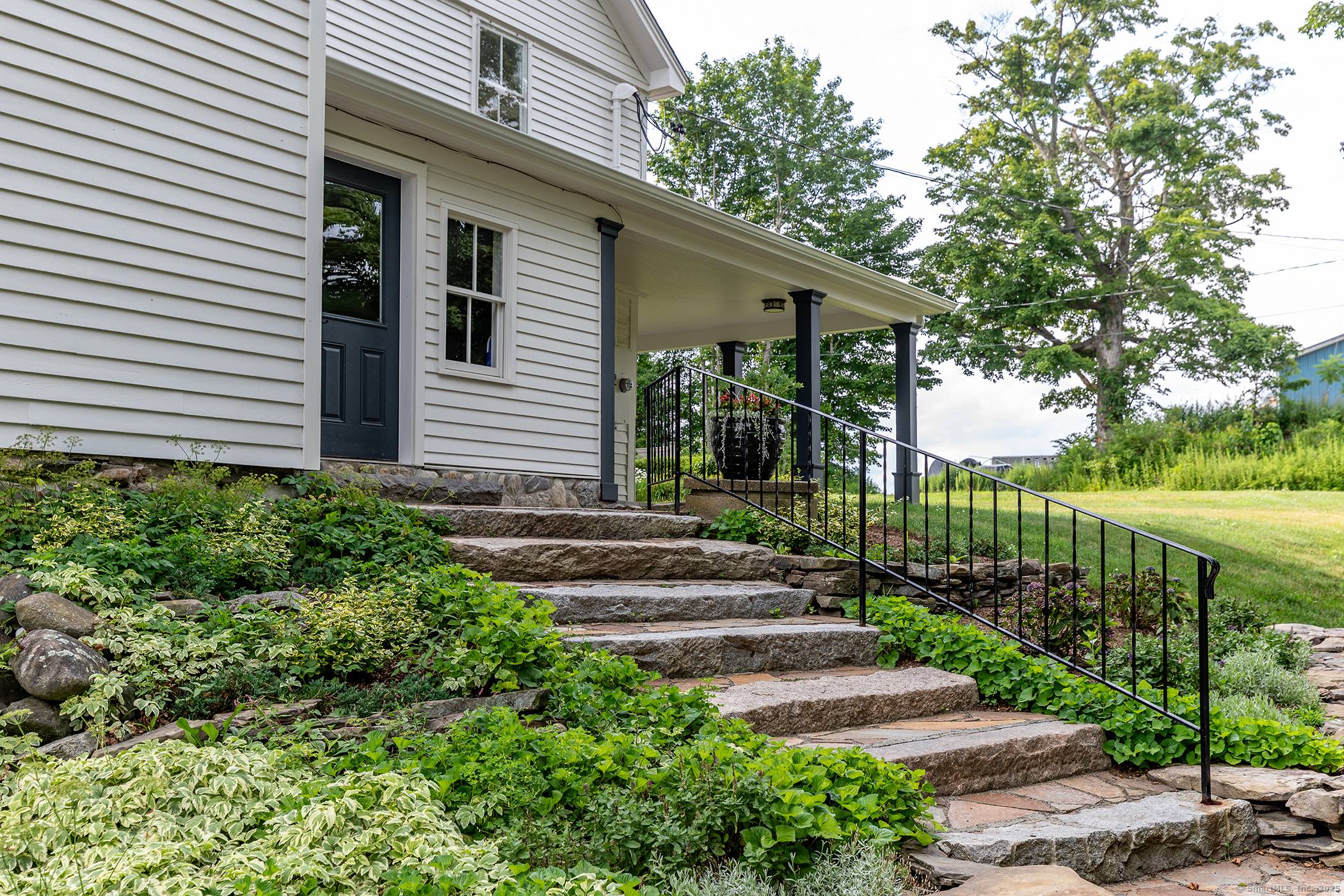 This STUNNING property is located on a dead end road with 22.