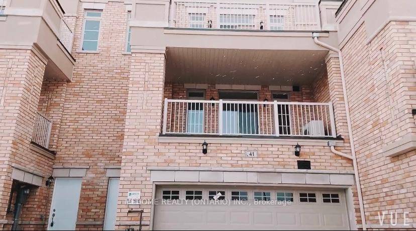 Freehold Townhome In The Heart Of Boxgrove Community.