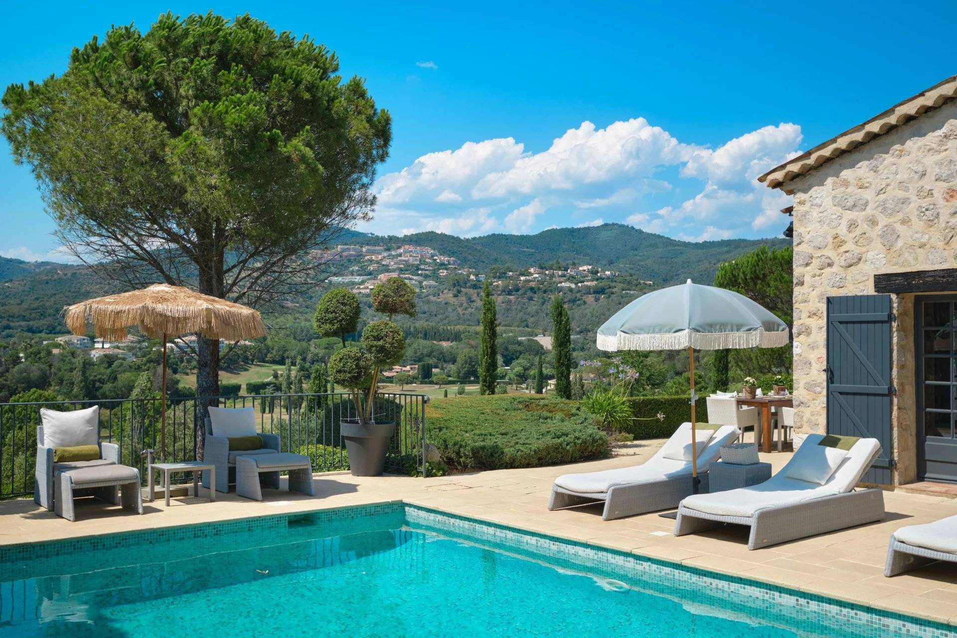 Charming Villa with a View of Barbossi Golf Course