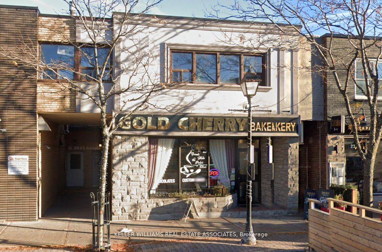 Amazing investment opportunity in the heart of Port Credit !
