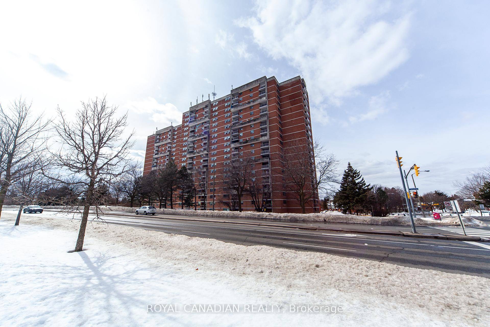 Excellent Opportunity To Own a Fully Renovated Condo Unit For, First time Buyers and Investors.