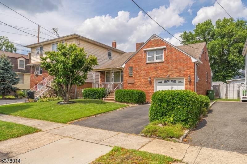 Welcome to your next chapter in this charming and spacious Cape !