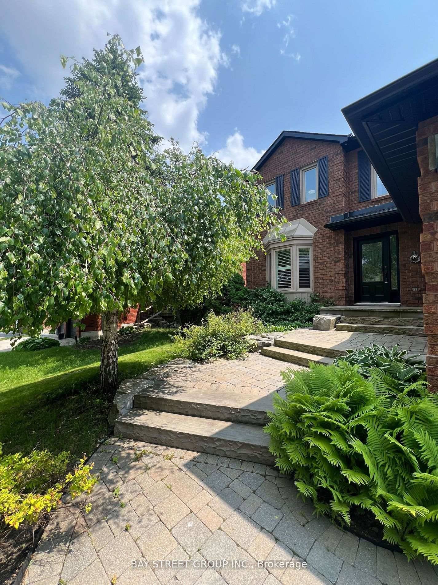 Main and 2nd Floor Only This Exceptionally Maintained, The Whole Unit Is Sun Filled And Spacious.