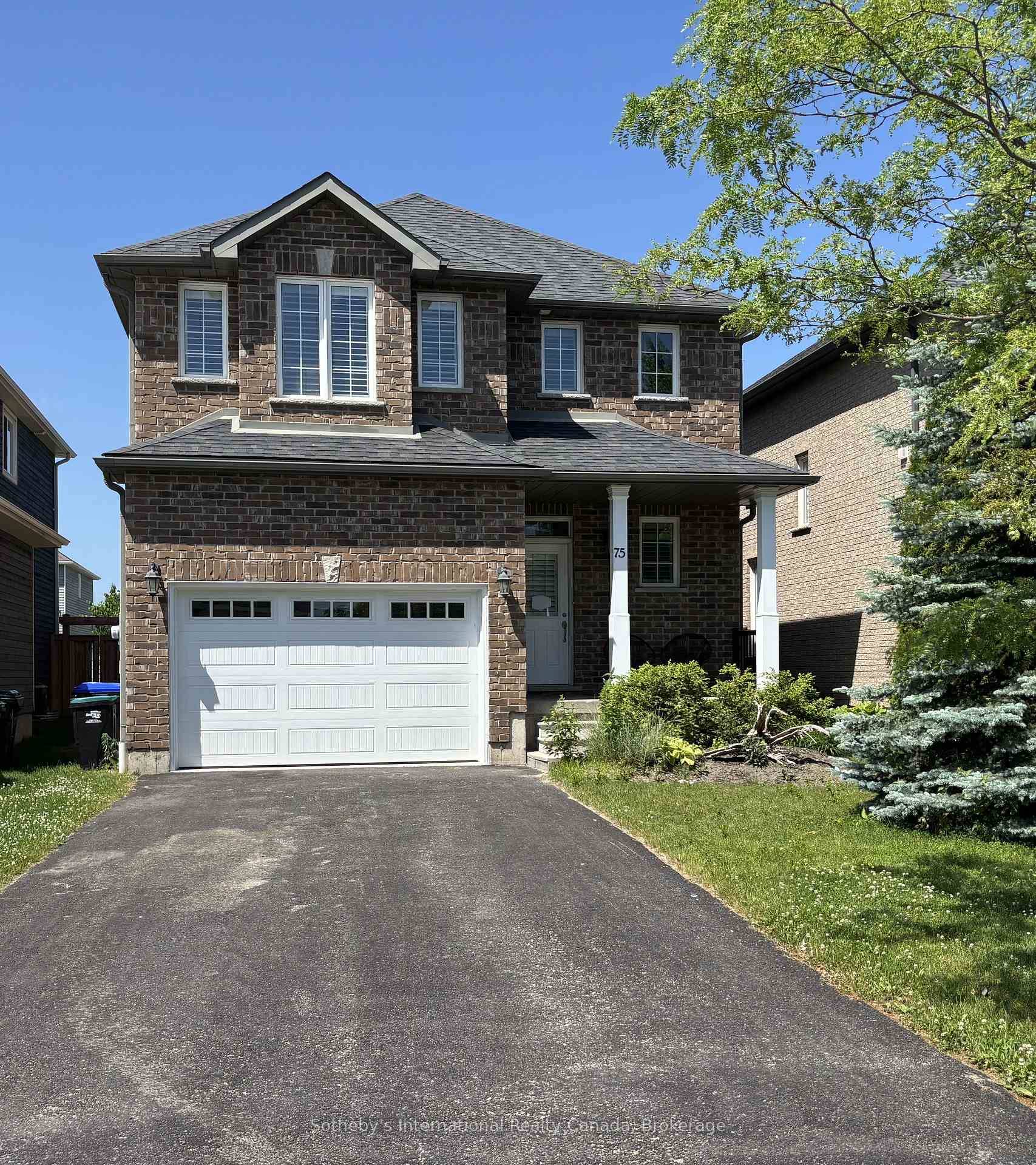Located near schools, parks, trails and downtown Collingwood, in the highly sought after Mountaincroft development.