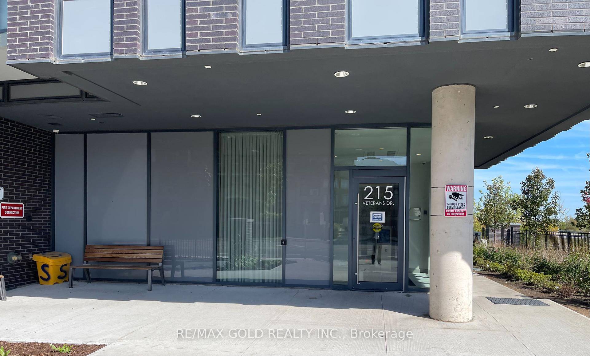 This 1 Bed Plus DEN Is A Bright And Spacious Unit That Features Floor To Ceiling Windows, For Natural Sunlight, An Open Concept Kitchen, Living And Dining Room, With9ft Ceilings, ...