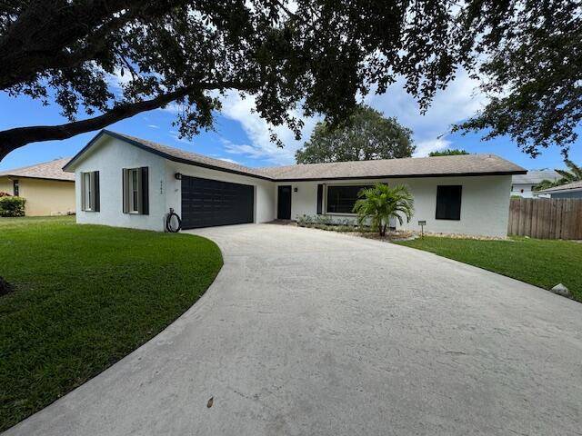 Tequesta Florida nestled in a serene neighborhood.