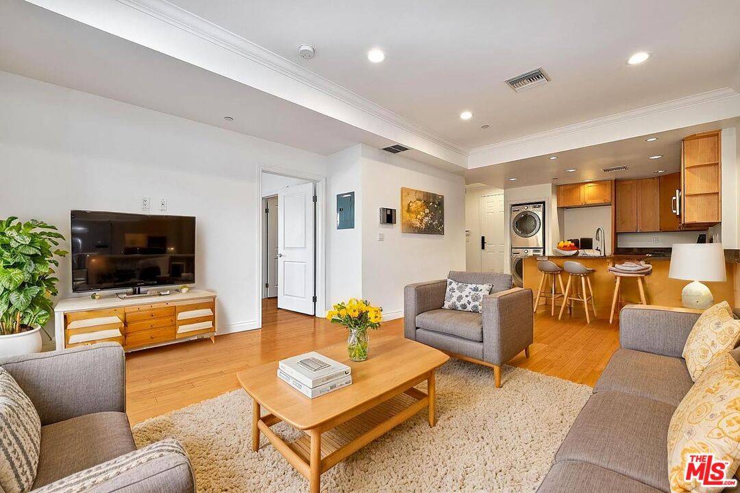 3061 W 12th Pl 2.0 LA