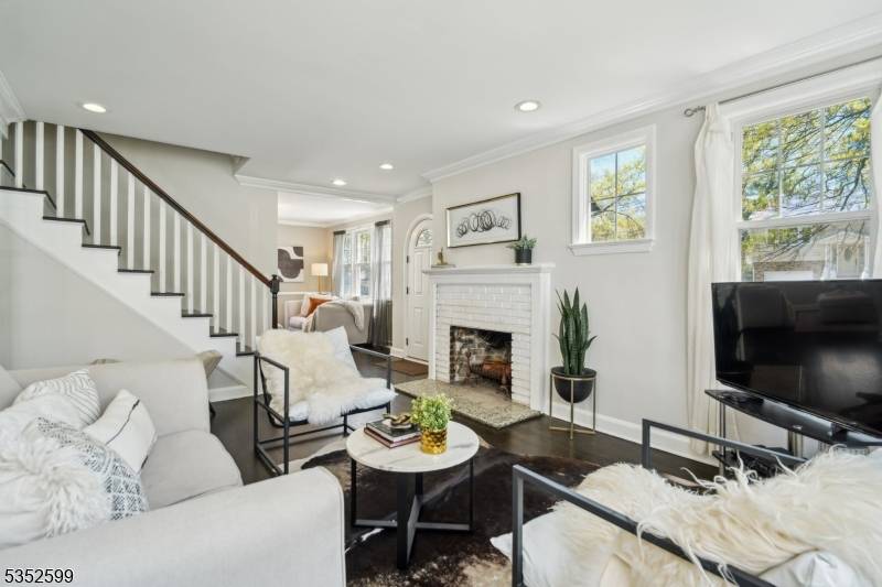 Welcome to 33 Maple Ave, a beautifully updated 3 bedroom, 3.