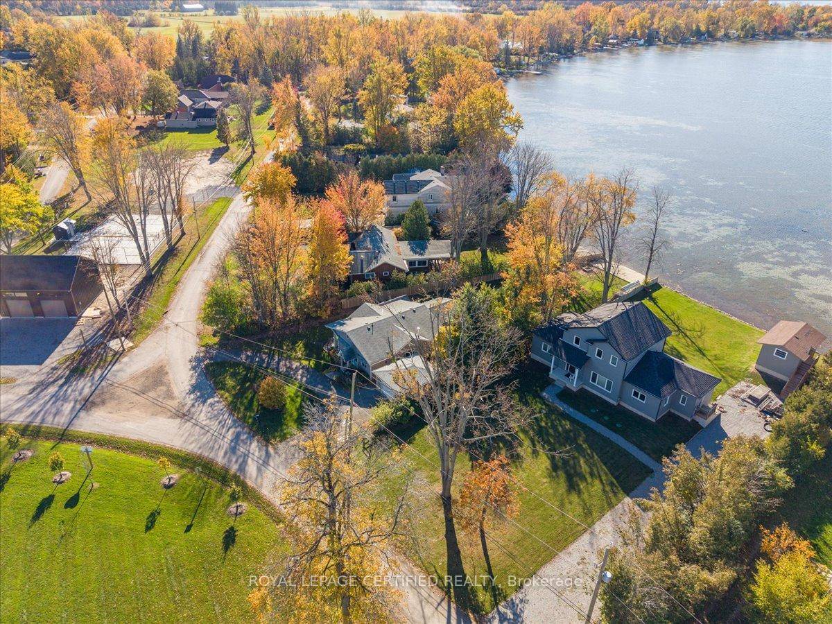 LOCATION ! ! WOW ! Direct Waterfront Cottage !