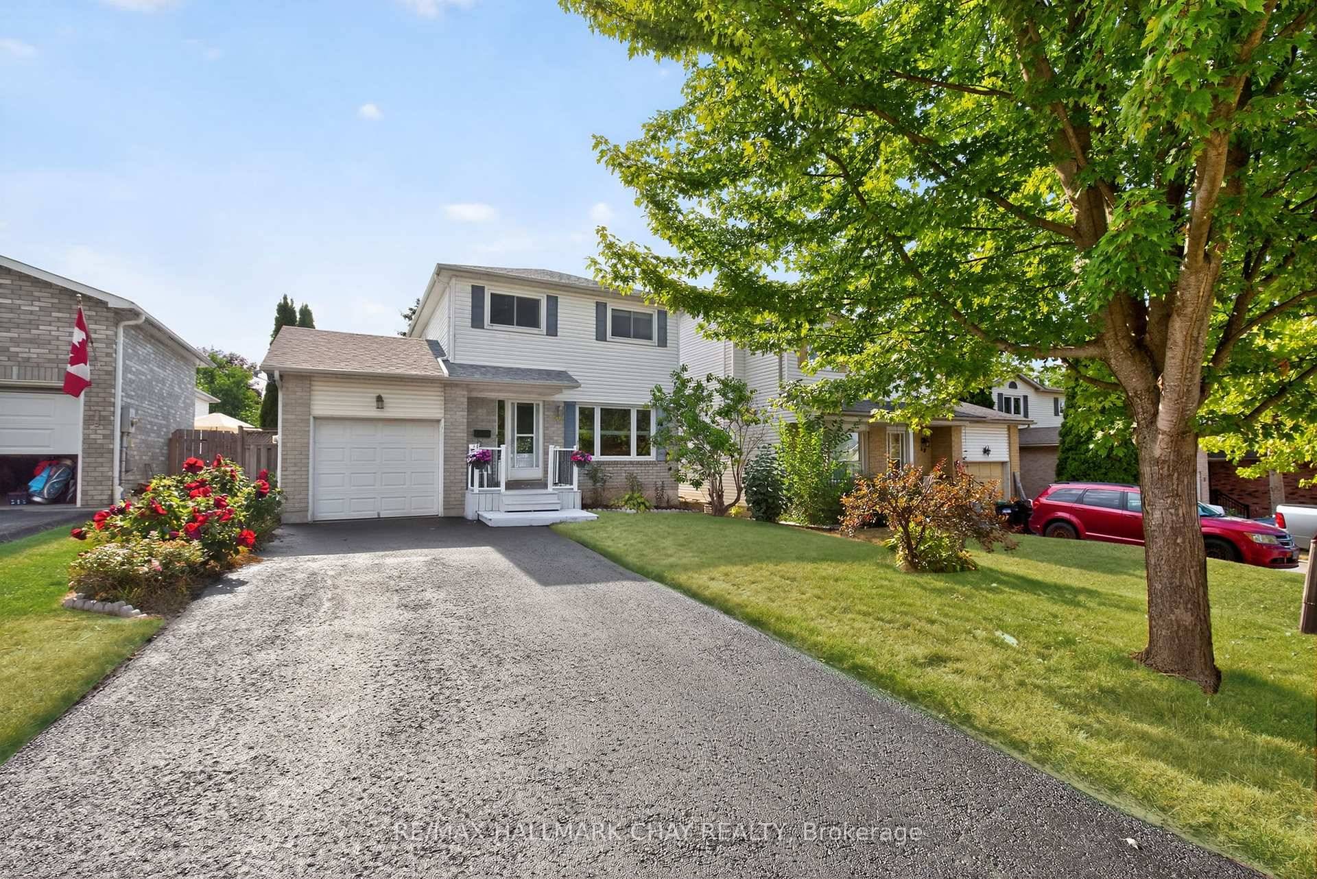 Detached Family Home, Nestled In The Sought After Neighbourhood Of Ardagh !