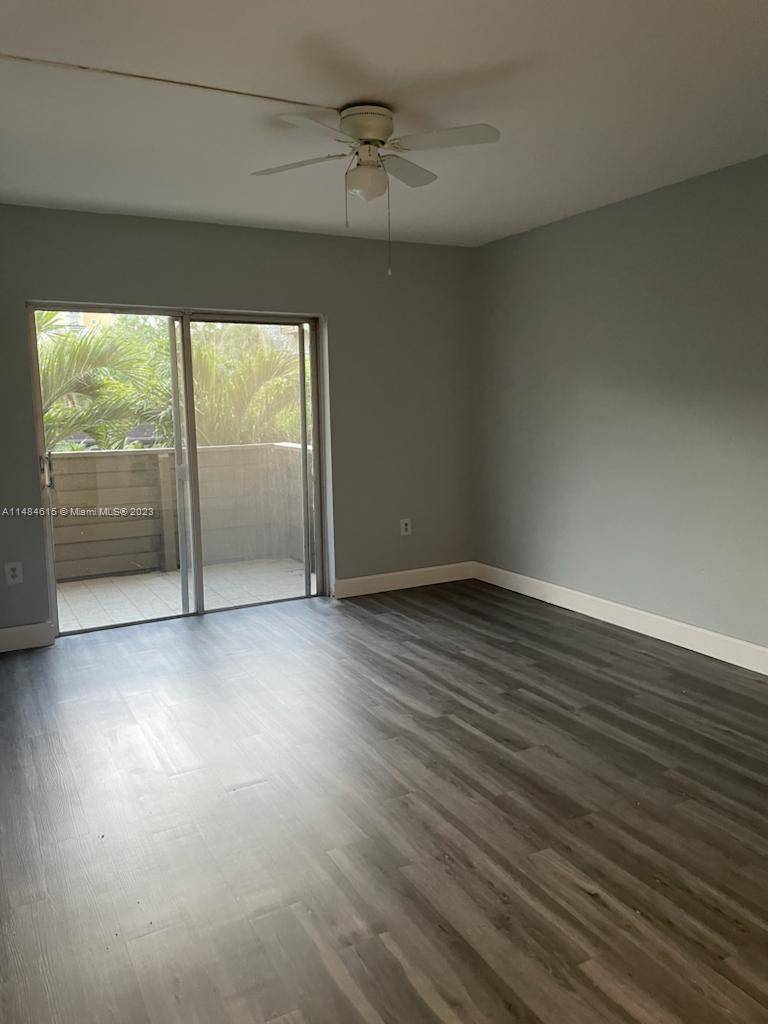 Beautiful 2 Bedroom 2 bath condo in the heart of Dadeland.