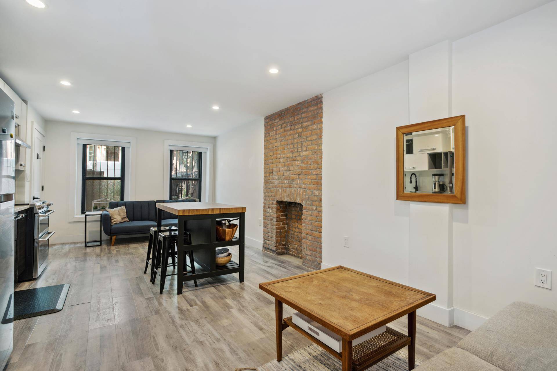 The Garden Residence is a beautifully renovated 2 bed 1.