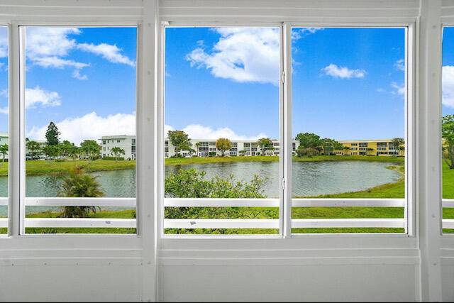55 Gated Community with courtesy transportation to clubhouse, Publix, the mall etc.