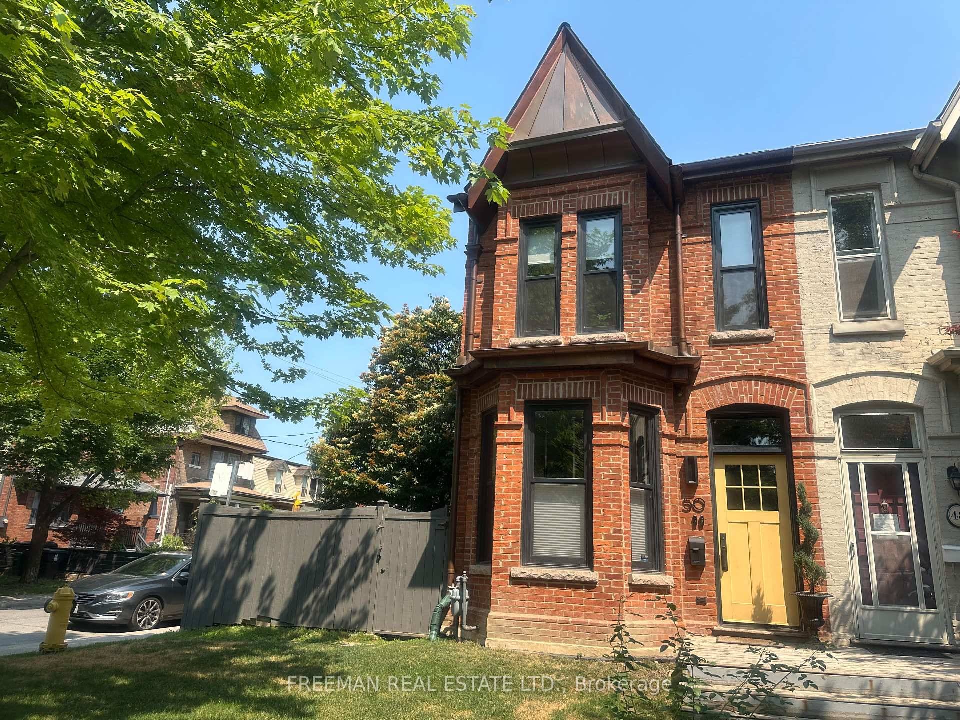 Aug 20 Sept 1 move in. Fully Furnished 2nd 3rd floors avail for Sept 1 or possibly a few days sooner.