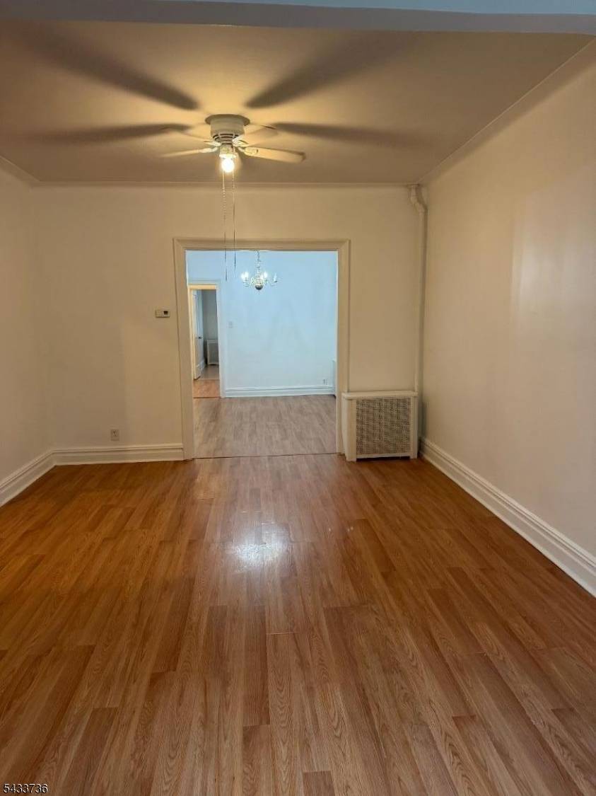 Residing at 187 W 48th Street is not just about owning a space ; it's about experiencing a lifestyle.