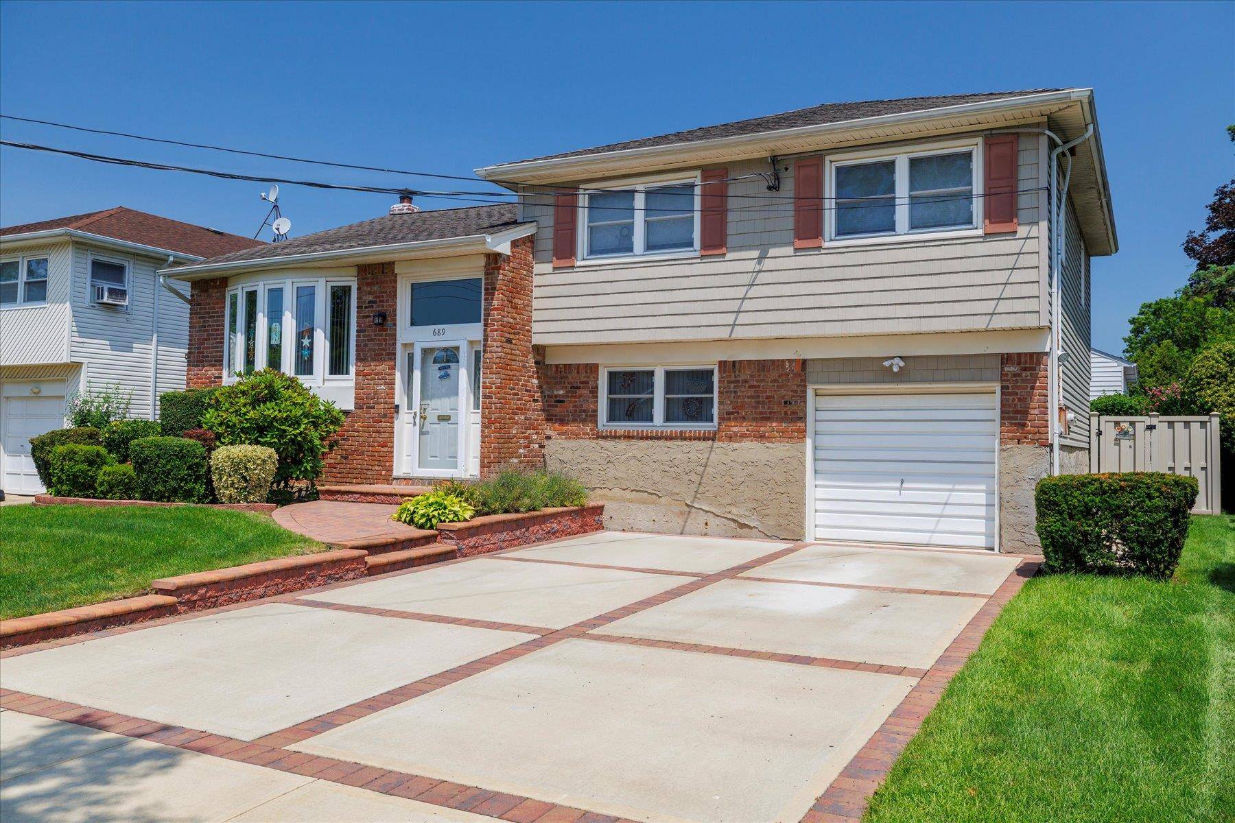 Welcome to 689 Allwyn Street, located in desirable Baldwin Harbor.