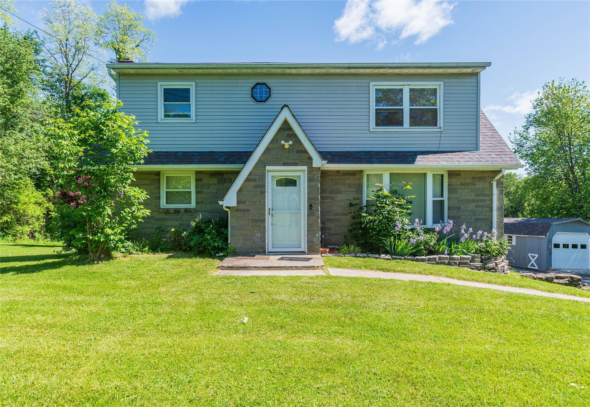 Charming Colonial Home in the Town of Newburgh.