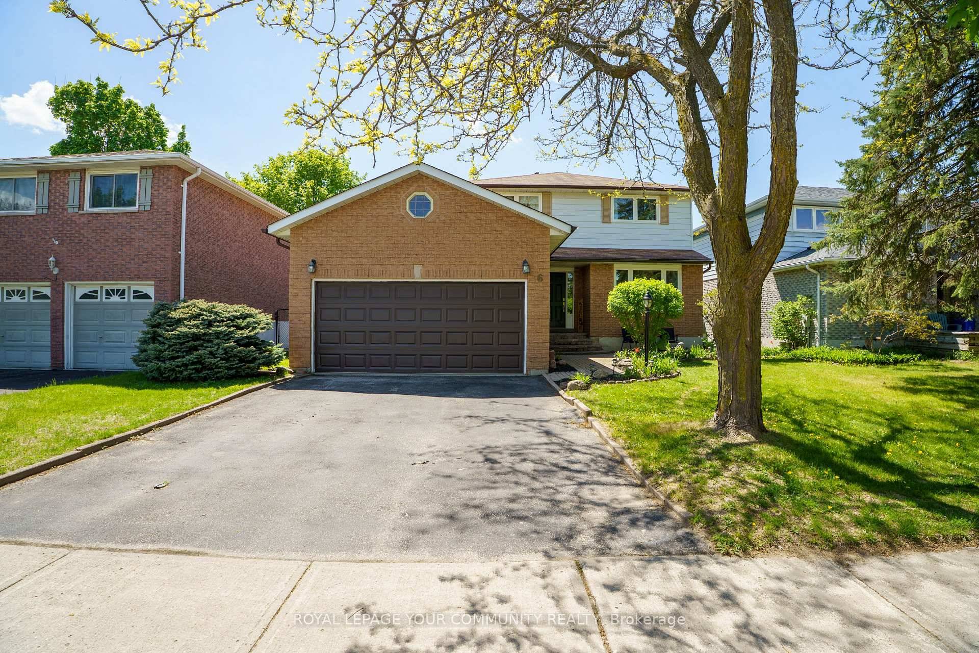 Beautiful, Bright 3 2 bedroom home with double car garage in desirable South Keswick.
