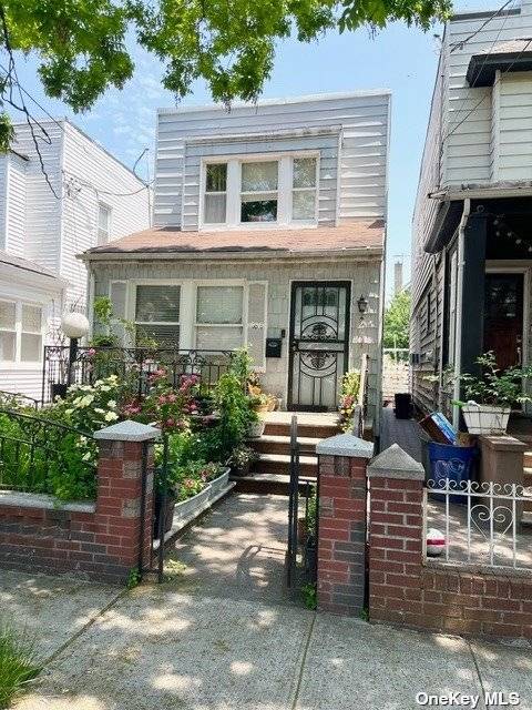 Welcome to Charming home in a quite Brooklyn block.