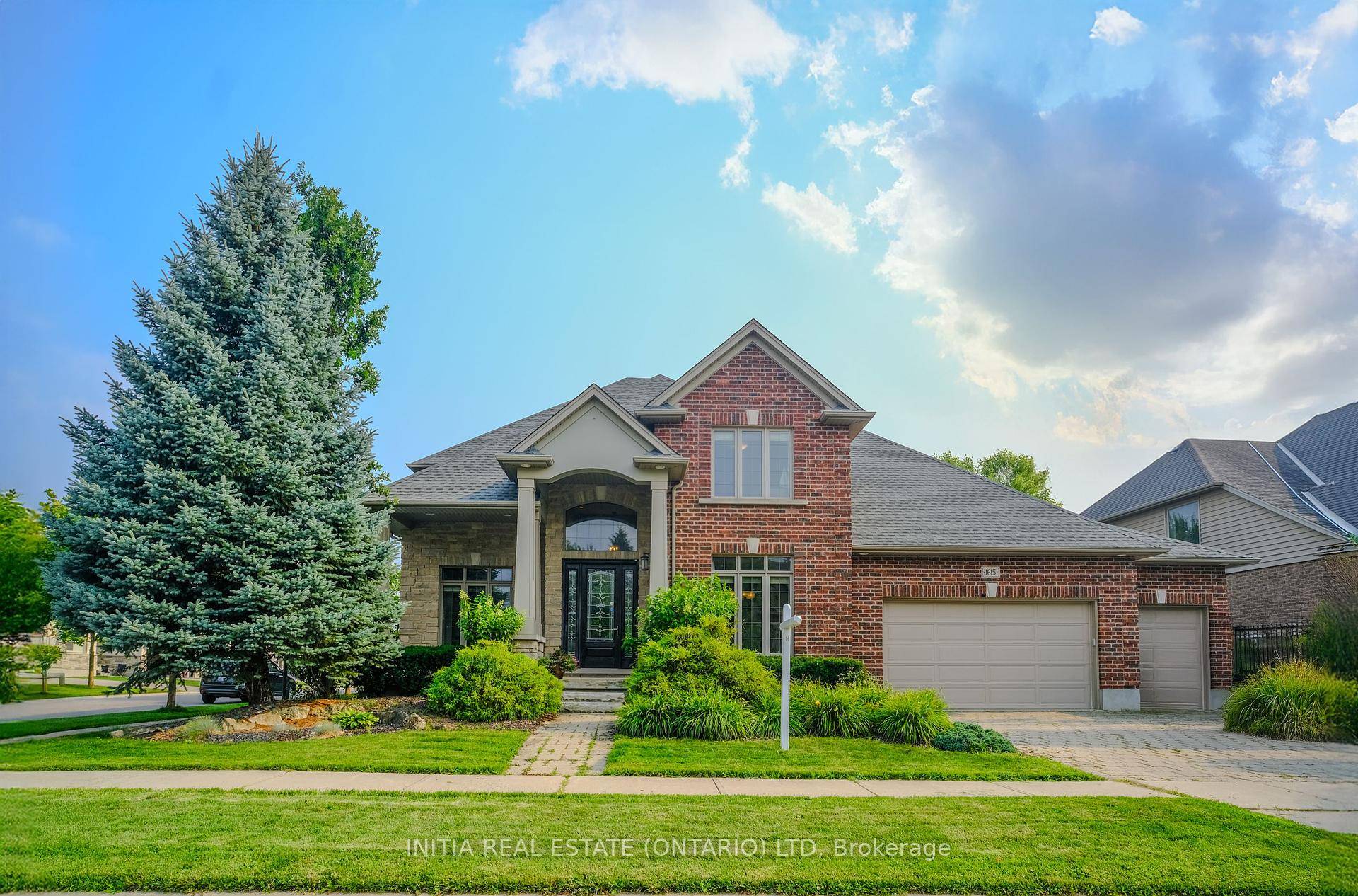 All levels finished. Stunning executive in Wickerson Woods with southern exposure on a large lot in south London featuring superb curb appeal, charming porch, gorgeous foyer, paver stone driveway, main ...