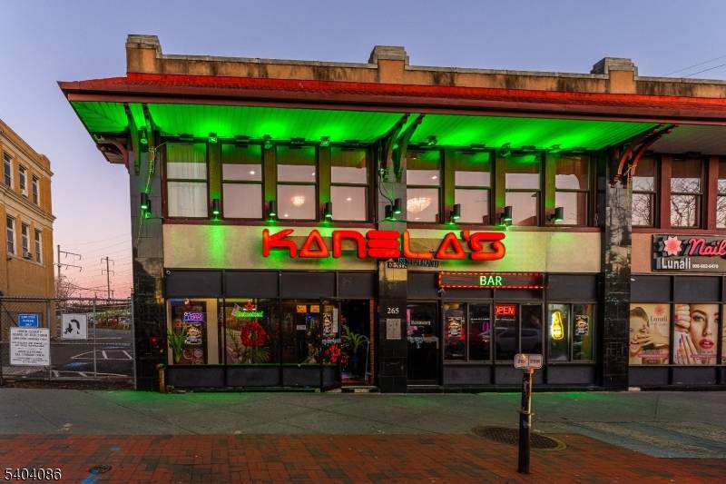 Kanela's Lounge, Tavern Banquet Hall is a dynamic entertainment and dining destination centrally located at 265 North Broad Street in Elizabeth, NJ.