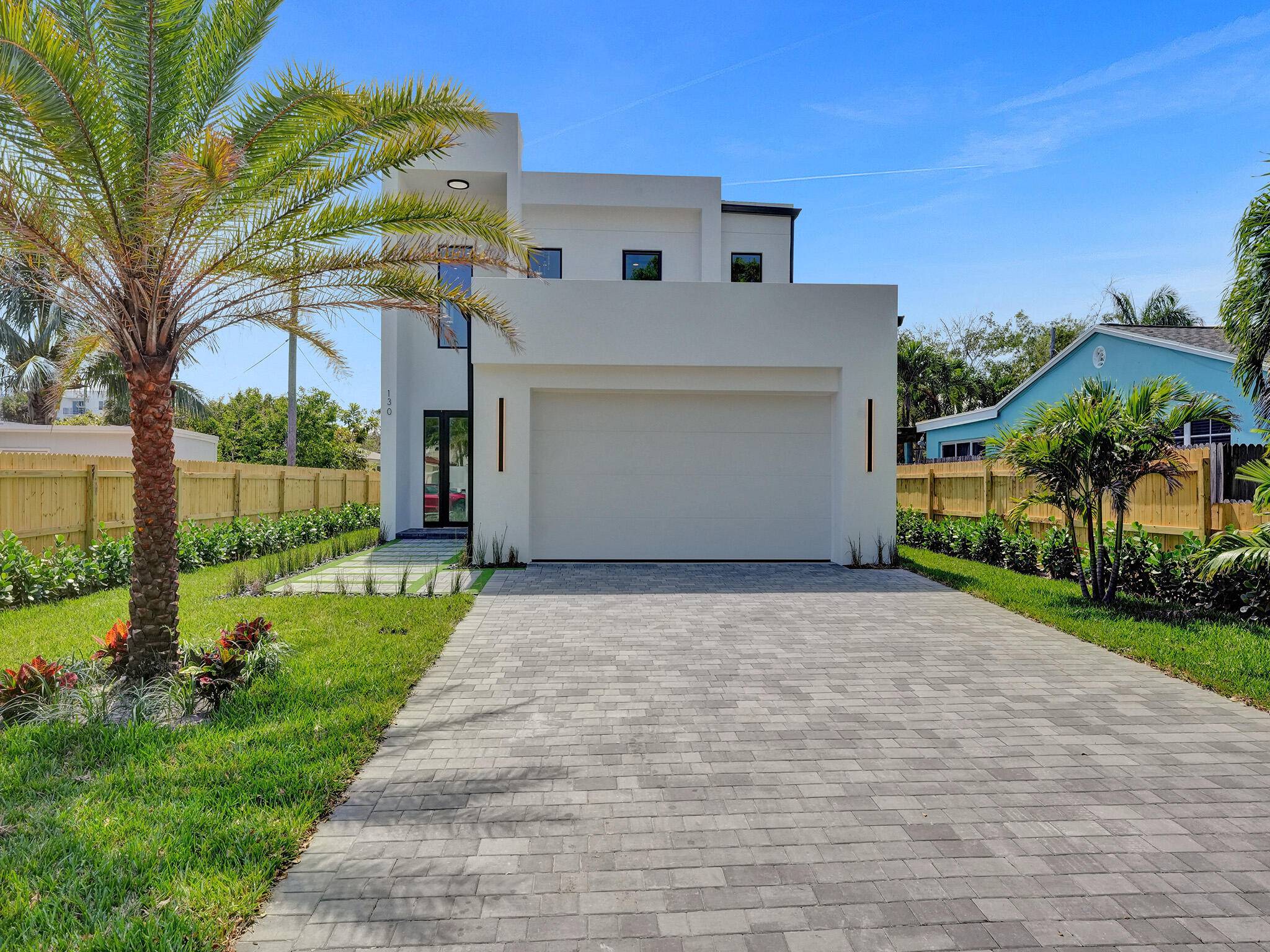 Brand New Coastal Retreat in East Lantana Beach !