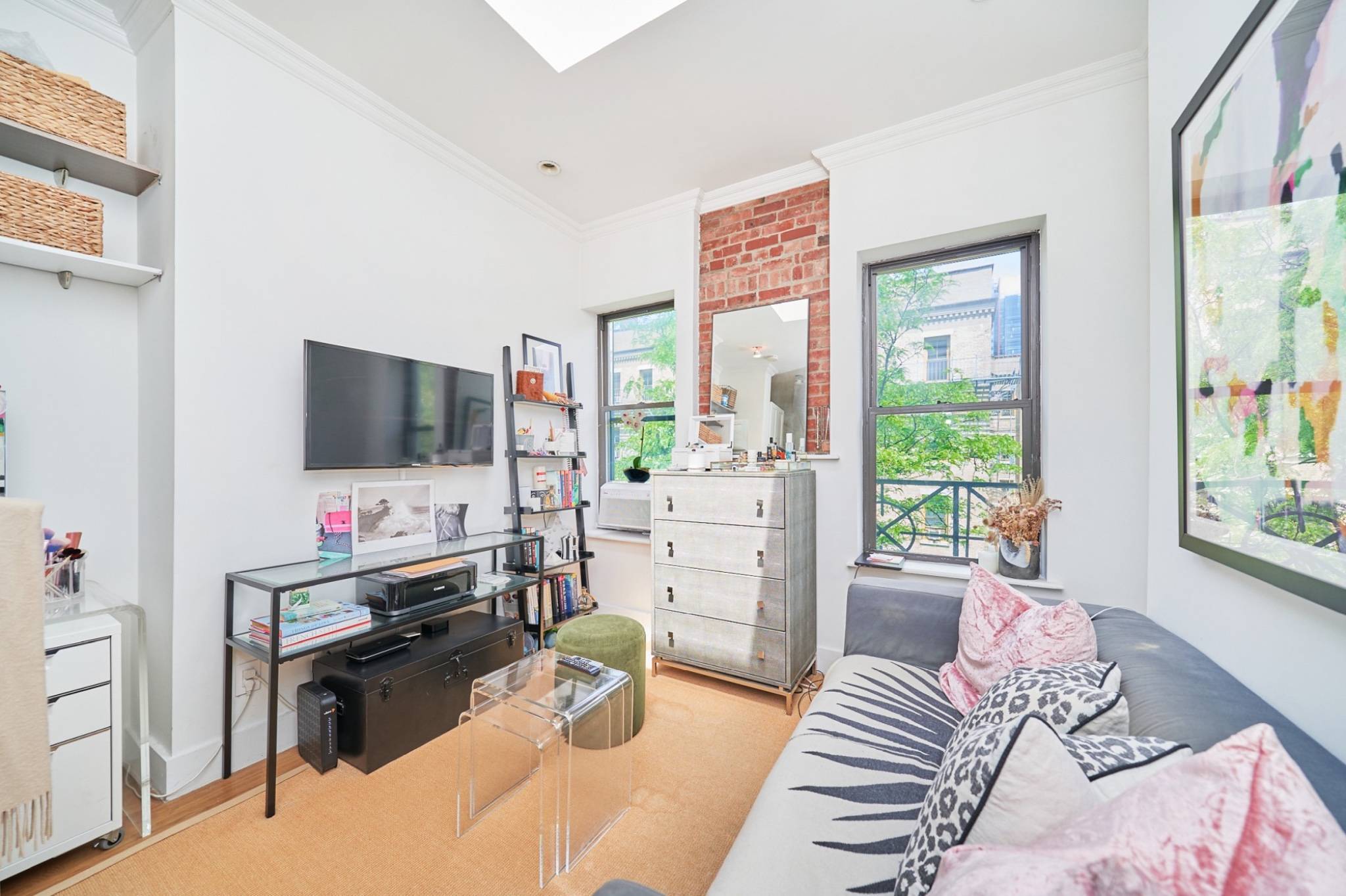 Beautiful 1 Bedroom in the heart of the Upper East Side available July 1st !