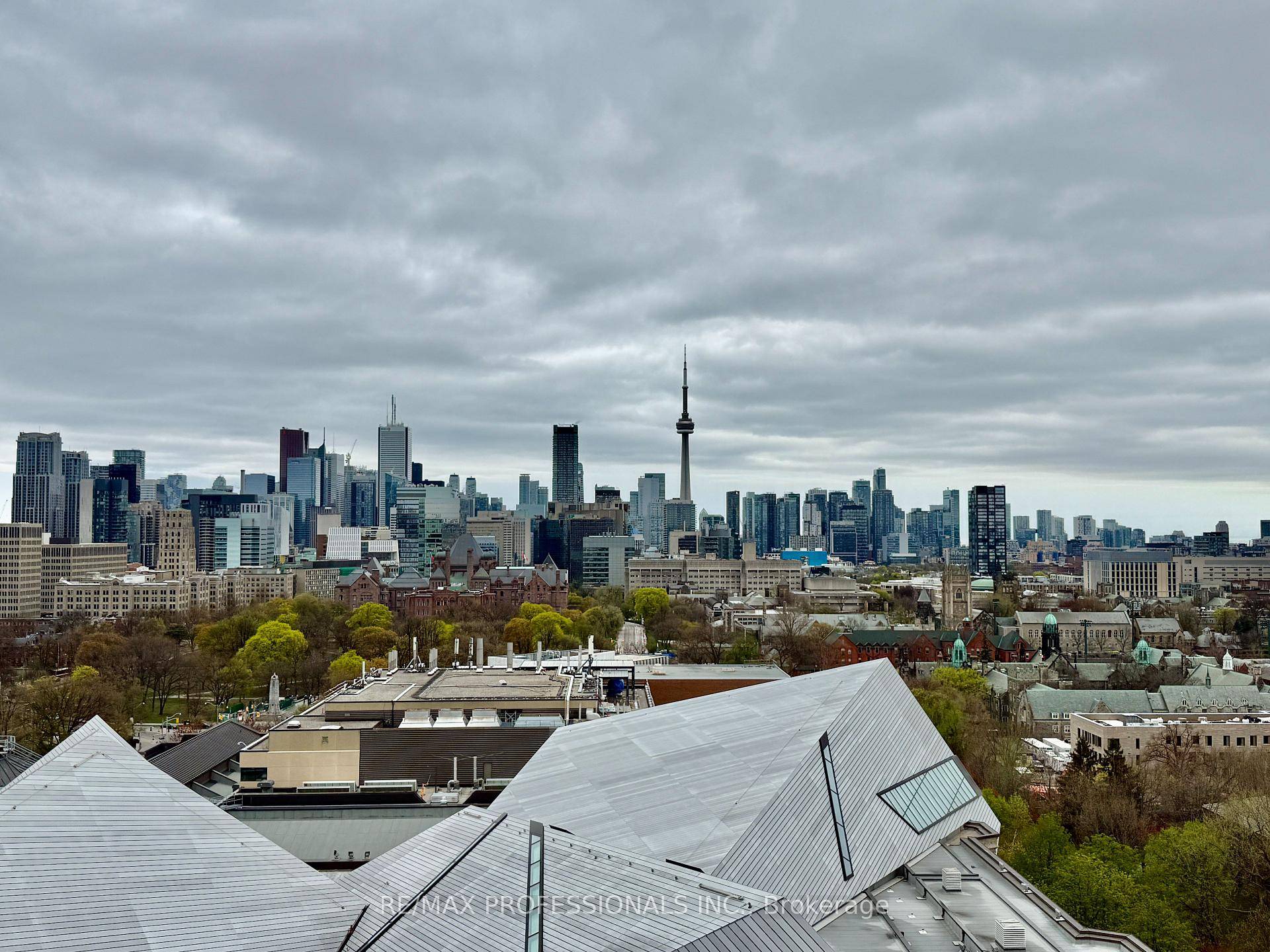 Experience luxurious living in the heart of Yorkville at the prestigious Exhibit Residences.