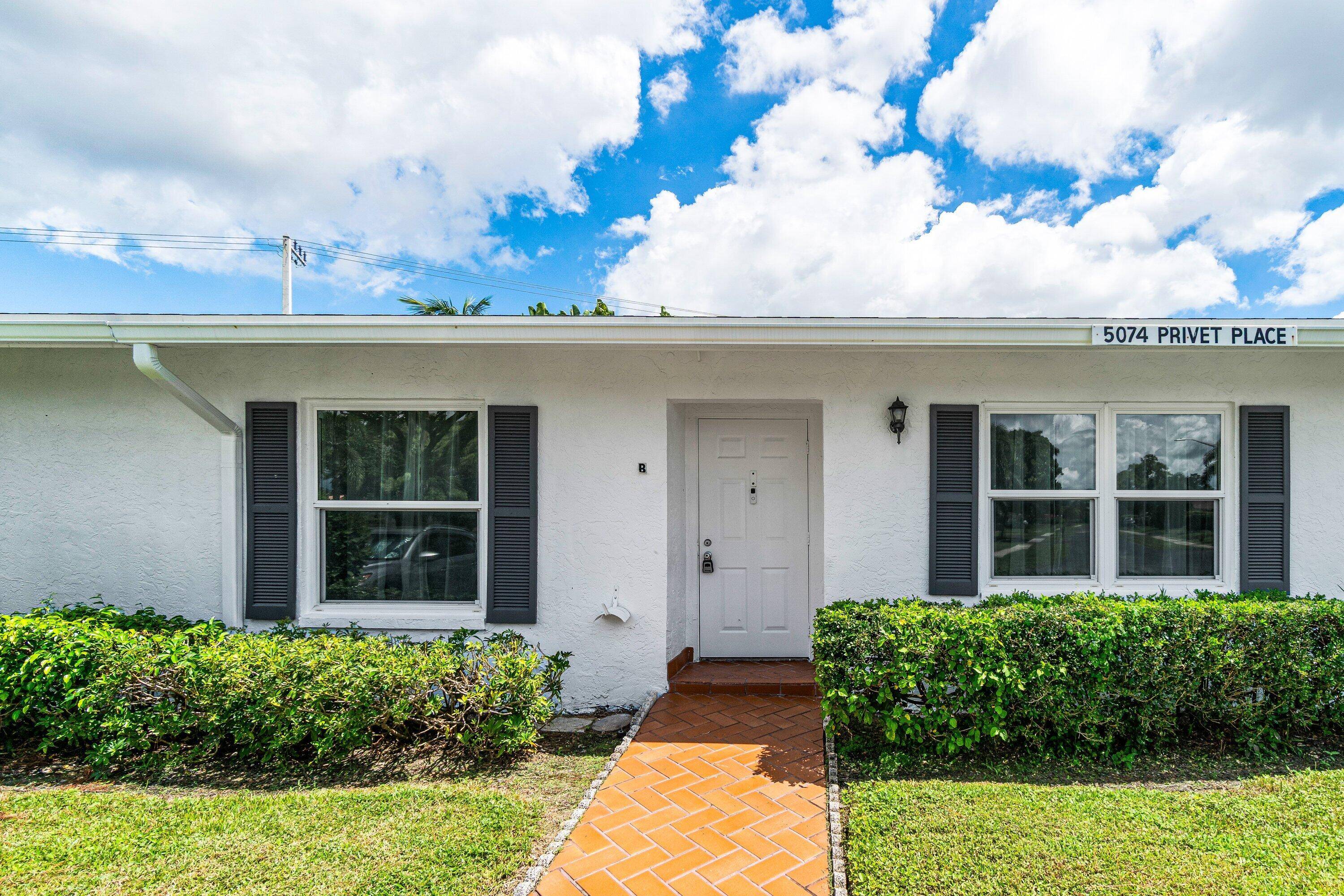 Welcome to one of the best and brightest villas in the sought after 55 Bridgeview community.