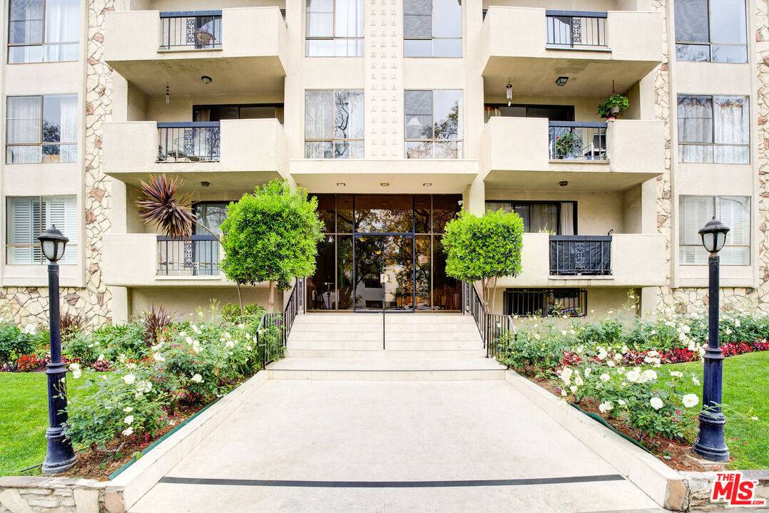 423 N Palm Dr 1BR Beverly Hills Post Office | B.H.P.O. La