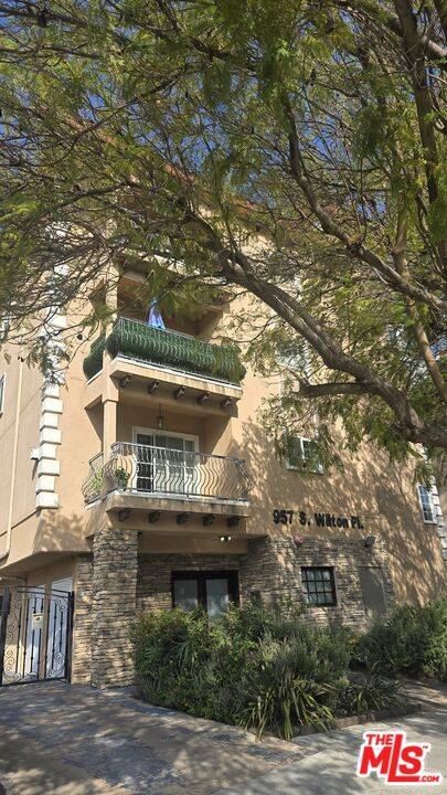 957  S Wilton Pl 3BR La