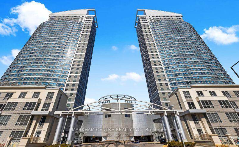 Welcome to 36 Lee Centre Drive a modern, move in ready condo featuring one of the most desirable split bedroom layouts with no wasted space and stunning wall to wall ...