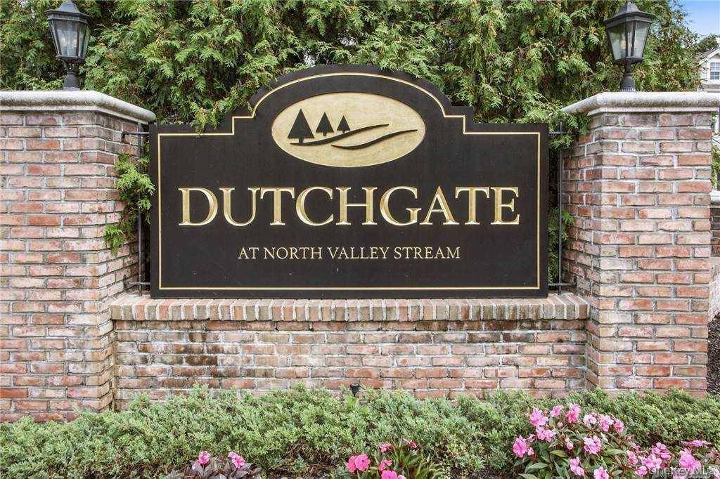 First Floor Tucked away in the heart of Valley Stream, Dutchgate offers more than just a place to live it offers a lifestyle.