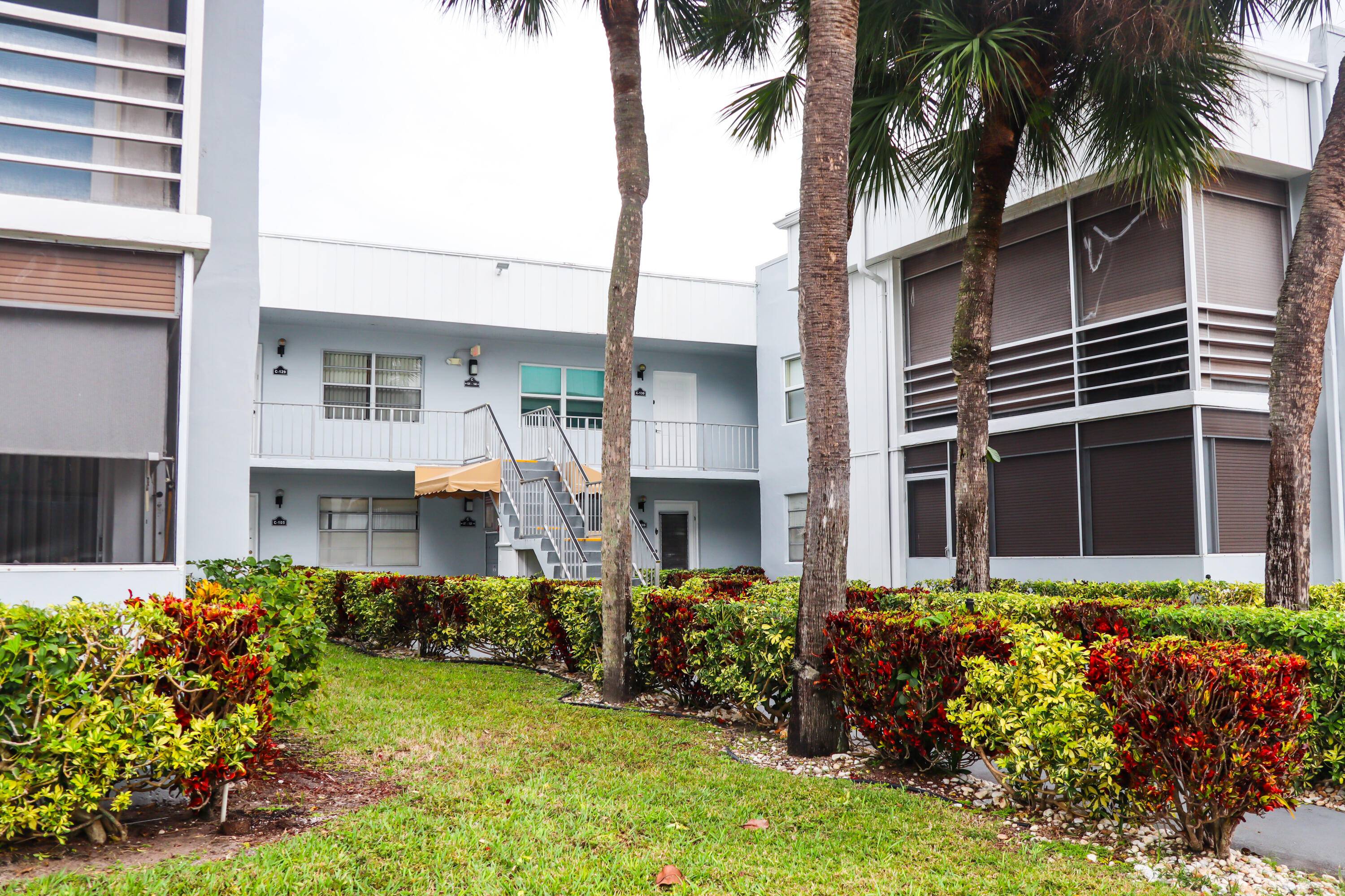 2 BD, 2 BA tastefully renovated condo in the gated community of Kings Point offers an open floor plan, modern finishes, brand new hurricane impact windows, custom closets, new washer ...