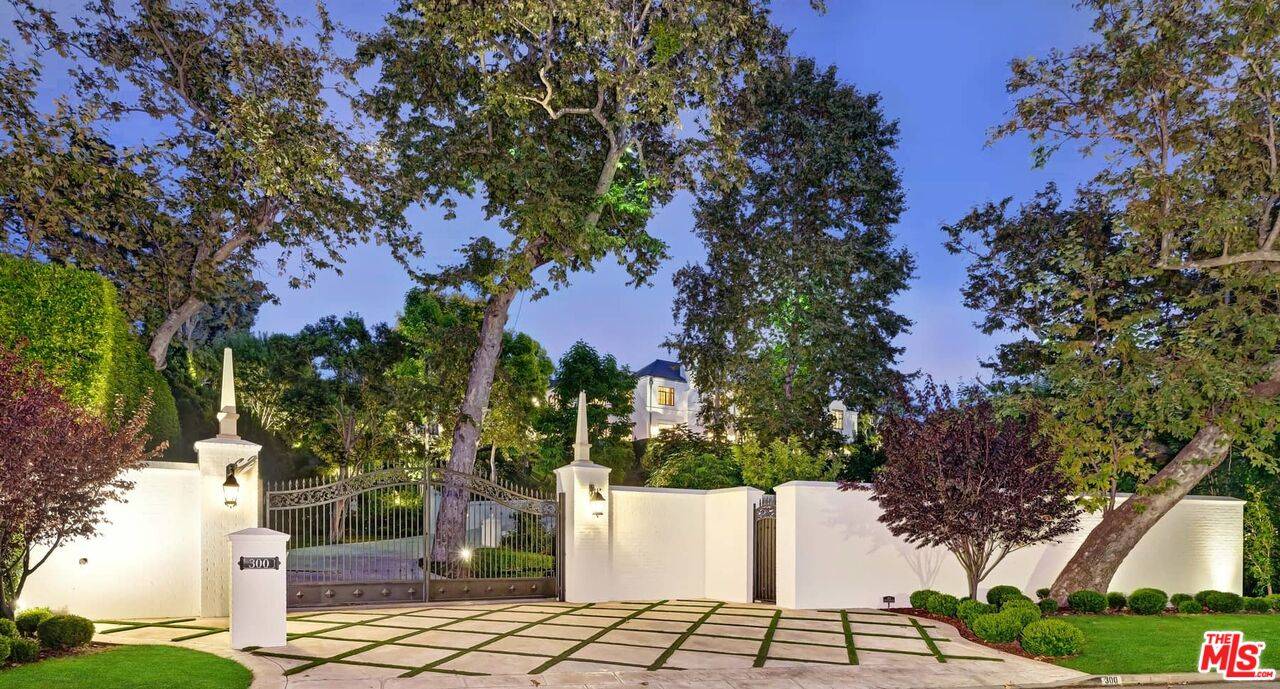 300  STONE CANYON RD Bel Air LA