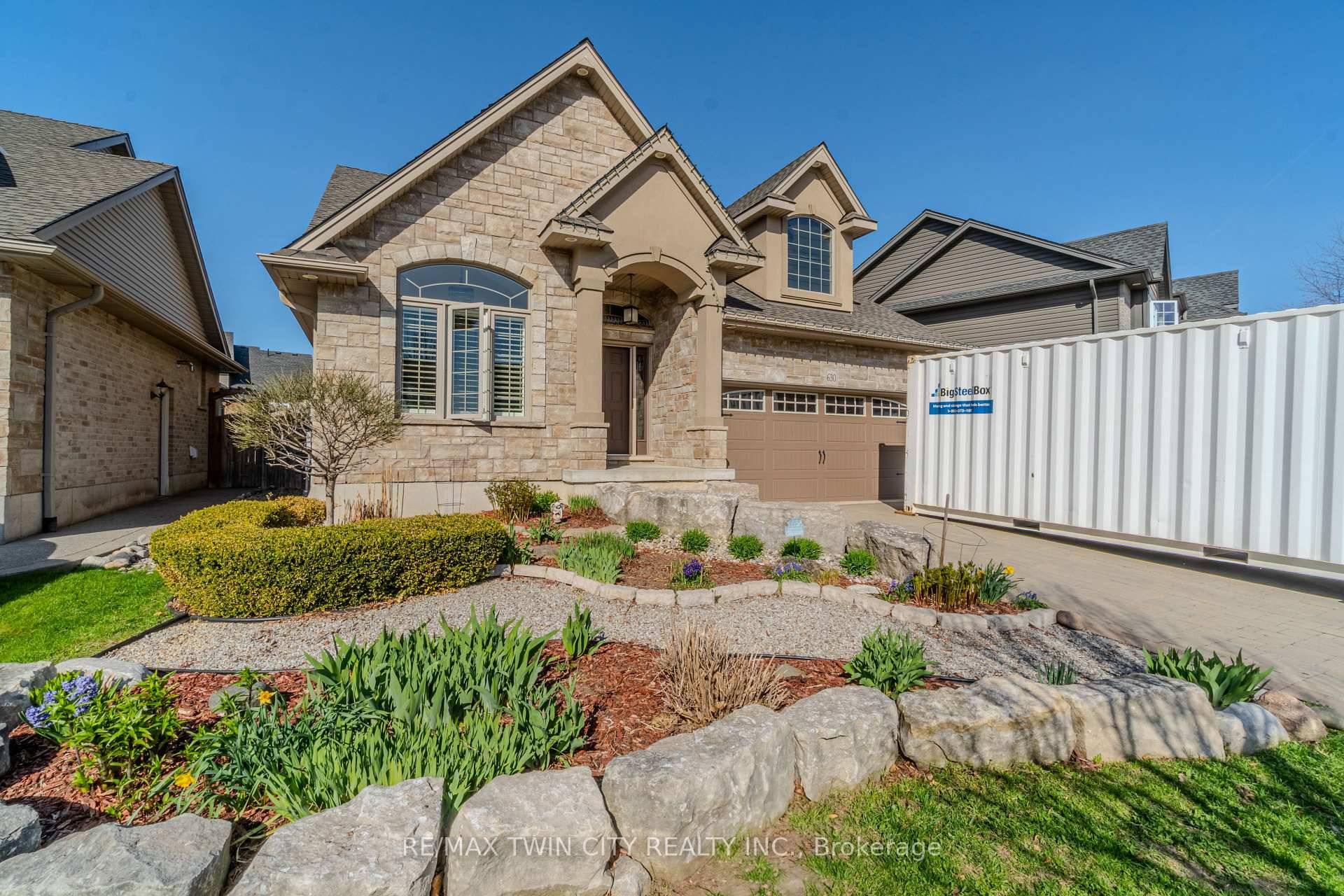 Beautiful Brick amp ; Stone Bungalow with Backyard Oasis Built by DeRoo Brothers This meticulously crafted brick and stone bungalow, built by the highly respected DeRoo Brothersrenowned throughout Oxford County ...