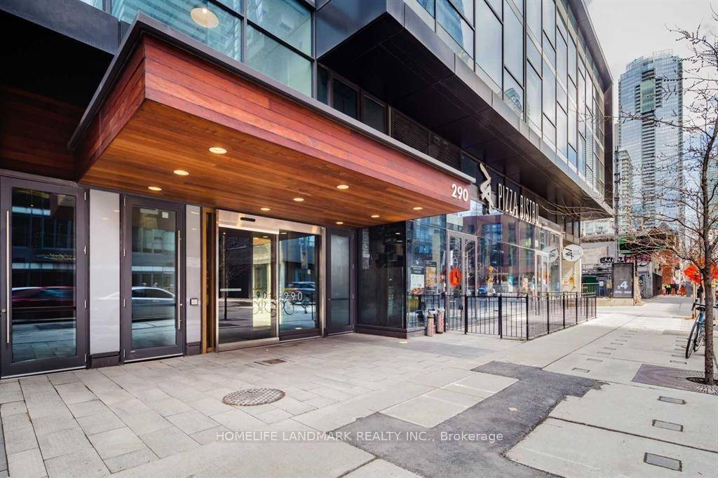 Fantastic Location In The Heart Of Downtown Entertainment District !