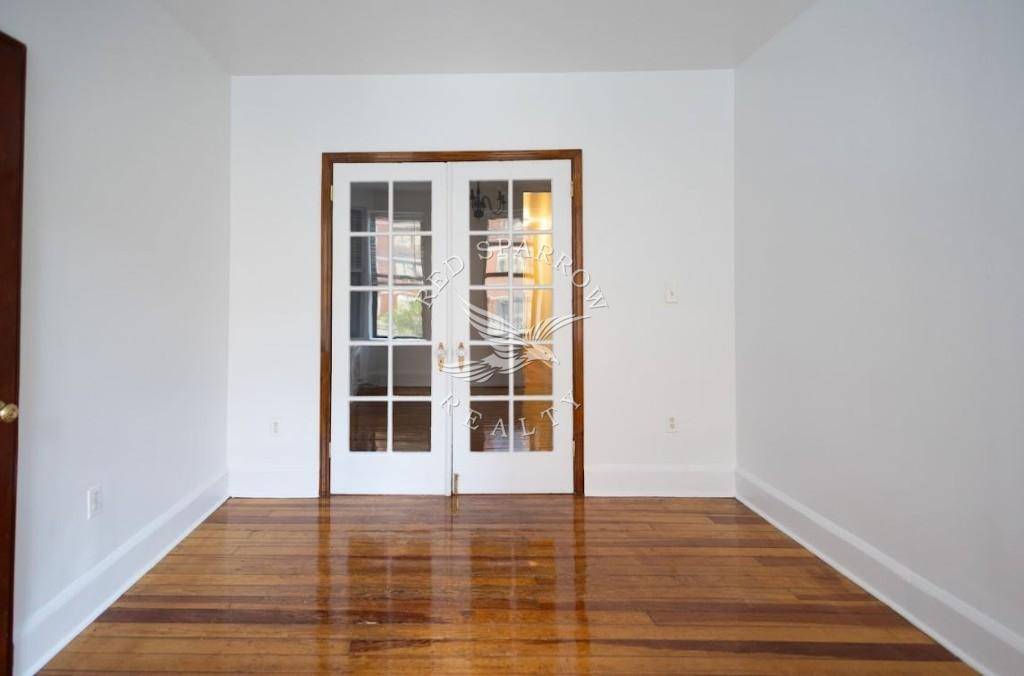 Actual Photos ! This unique two bedroom apartment in Carnegie Hill features high ceilings and hardwood floors throughout.