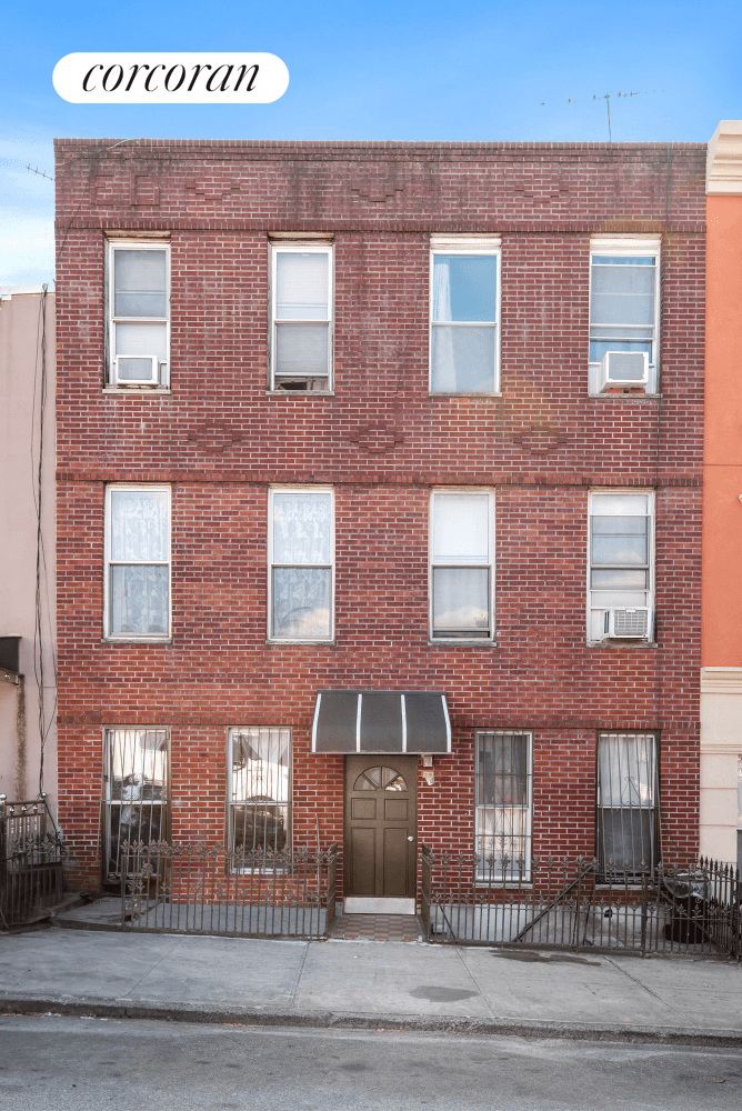 Investor's Delight in Prime Greenwood Heights !