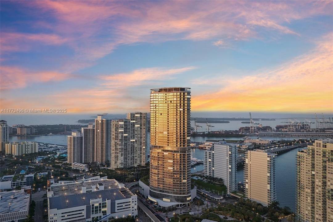 Experience unparalleled luxury at Five Park, the latest architectural gem in the coveted South of Fifth neighborhood by Arquitectonica.