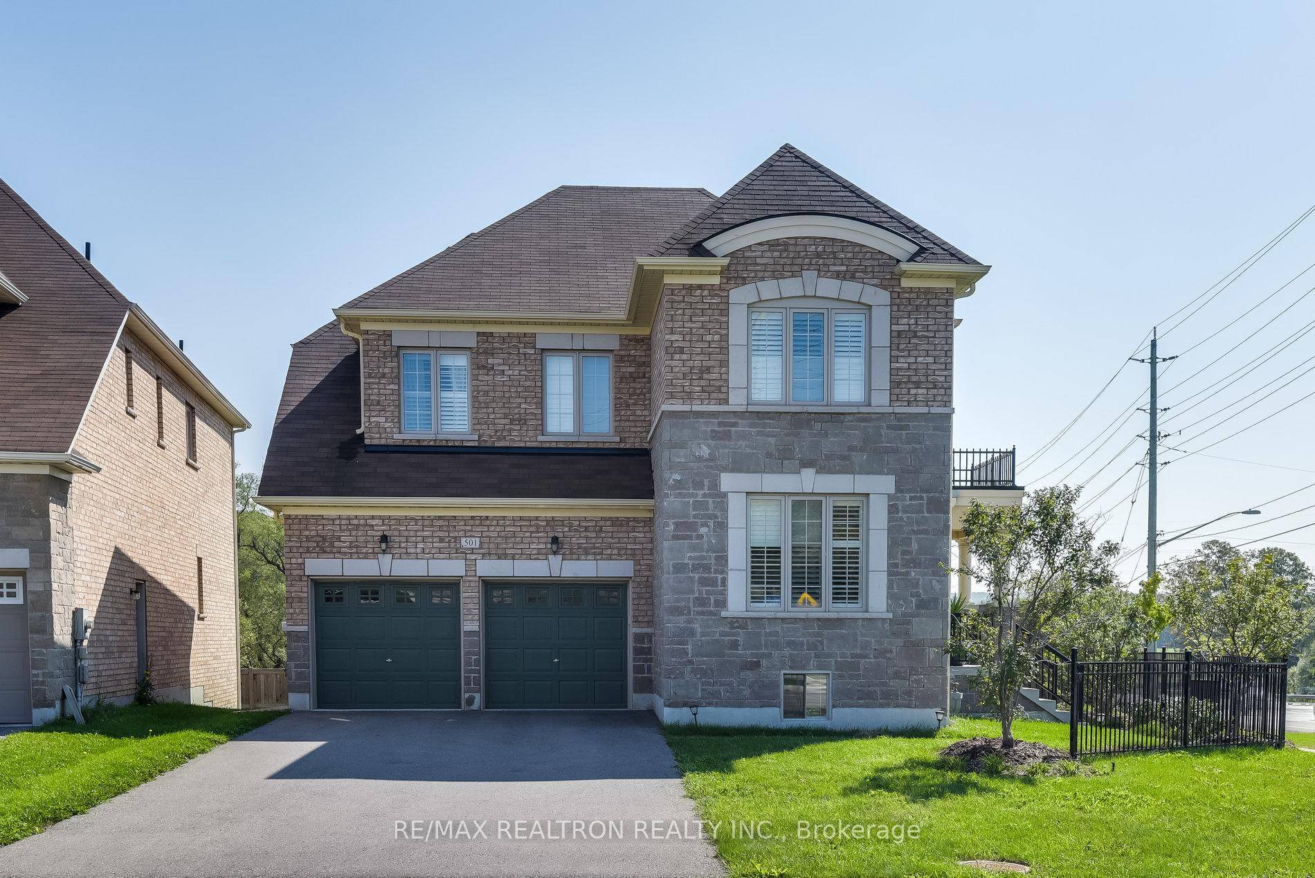 Bright amp ; Professionally Finished Lower Level Unit in Desirable Woodland Hills !