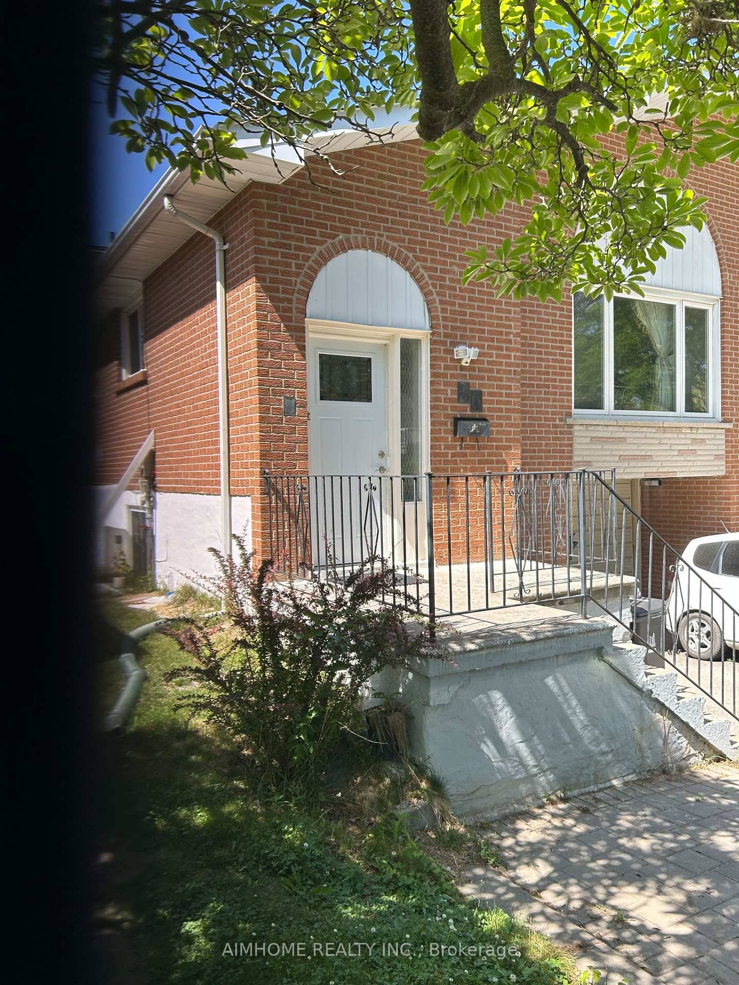 Nested in safe and quiet community, featuring above ground ravine viewing upper level 3 bedrooms, 1 full bathroom, spacious kitchen and living room.