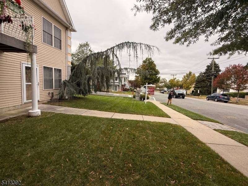 First time renting. Lovingly maintained over 2000 sq fr bilevel.