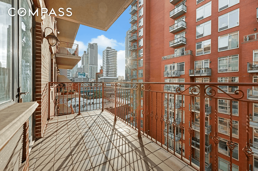 Introducing a contemporary spacious one bedroom, one bath at The Queens Plaza Condominium.